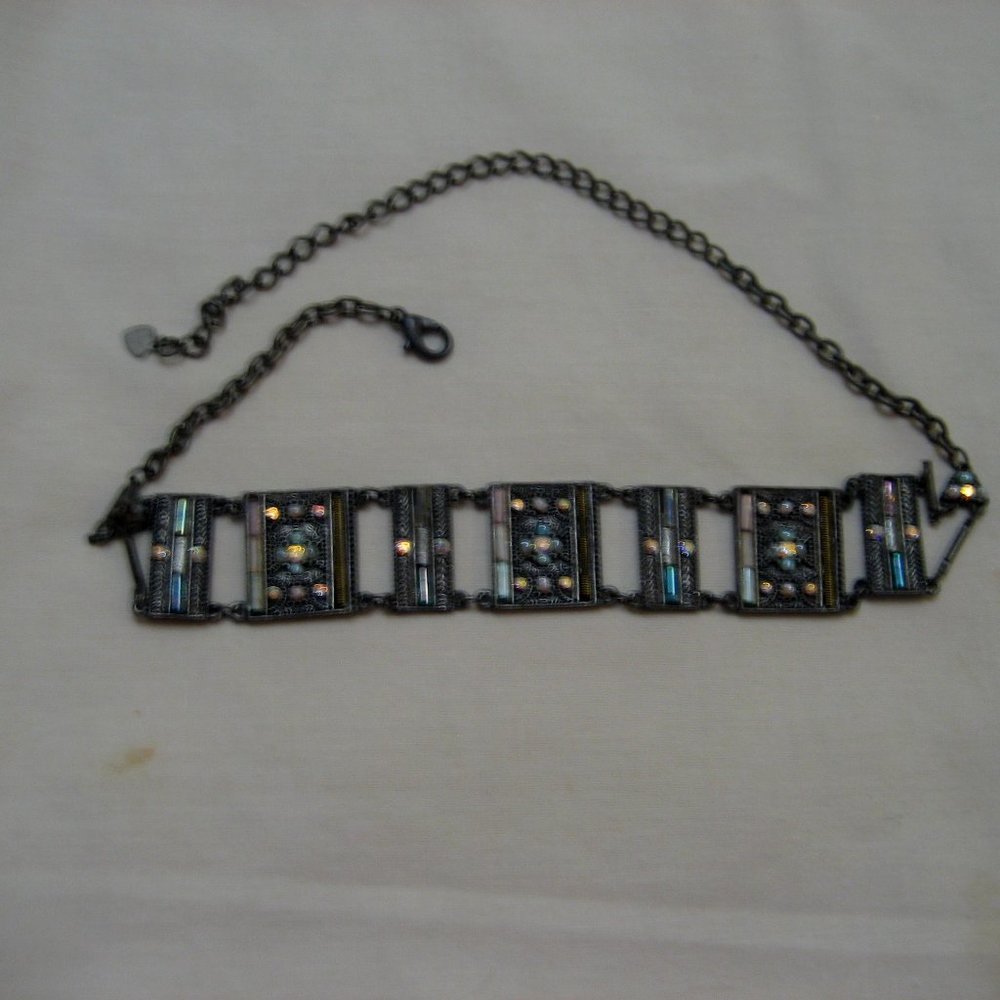 VICTORIAN STYLE METAL CHOKER   16"L